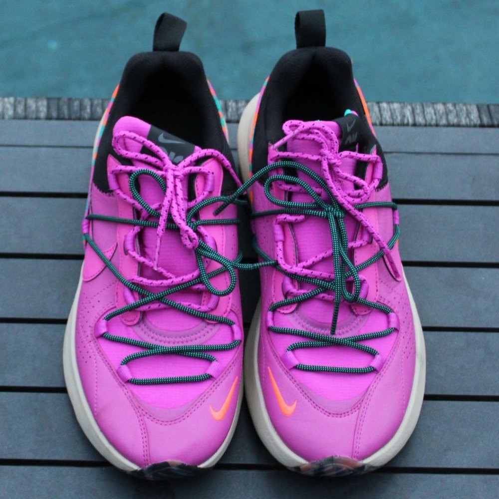 Nike Women's Bright Pink Sneakers with Multicolor